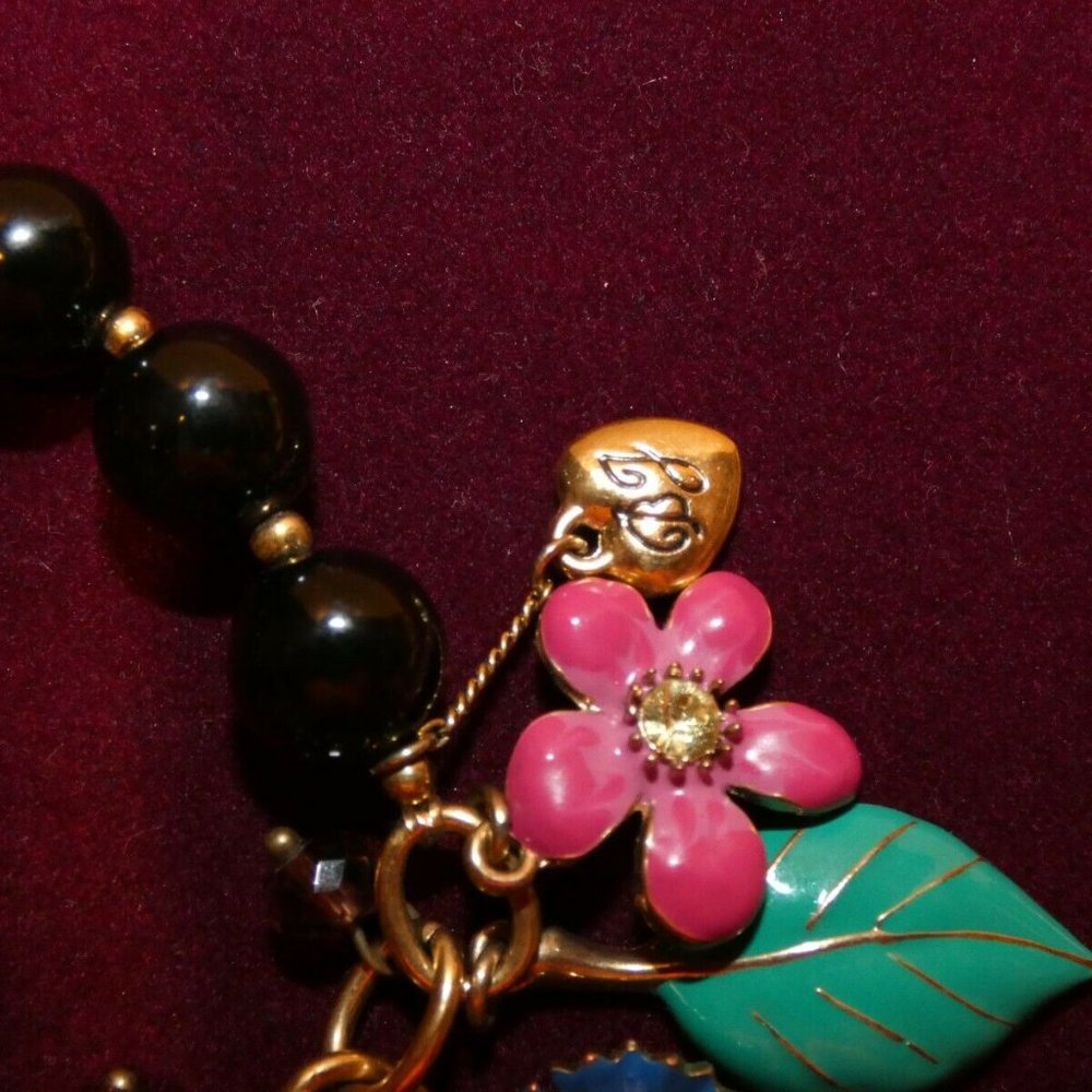 Betsey Johnson Flower Charm Fashion bracelet - Picture 3 of 5